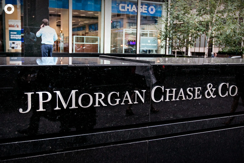 Case study JP Morgan financial troubles.webp