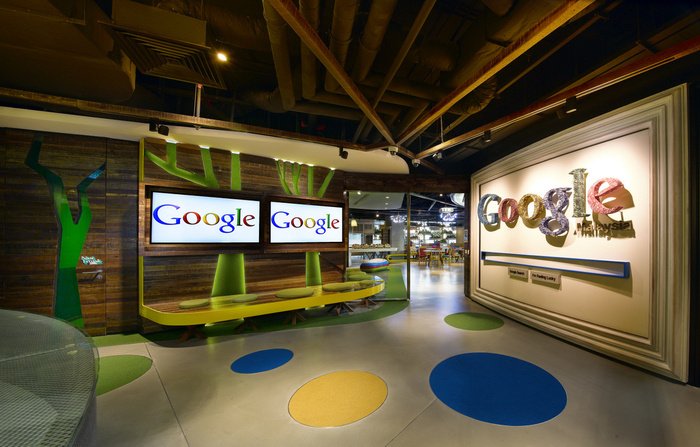 Google 9 328 JS Reception 02 700x447 1